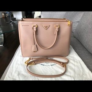 Prada galleria saffiano leather in Cameo